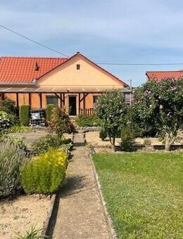 Einfamilienhaus inklusive Einliegerwohnung mit herrlichen Garten! - Wachenheim