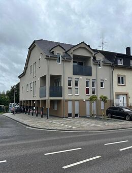 Igel: Neubau Dachgeschoss-Wohnung mit Balkon in kleiner Einheit - Igel