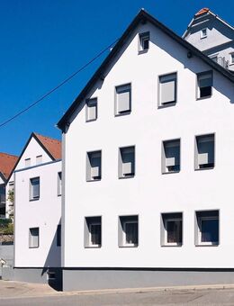 – Komplett saniertes Mehrfamilienhaus -- - Leonberg (Baden-Württemberg)