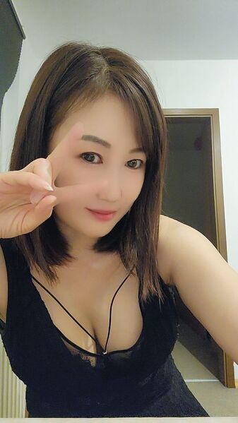 ganz NEU ❤️ YAN YAN ❤️ chinesisches Lustgirl 🔥 Top Service 🔥 diskret 💋 Massage und Sex
