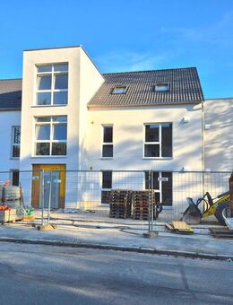 ERSTBEZUG - NEUBAU KfW - Exklusive 5,5 Zi.- Erdgeschosswohnung mit integriertem Souterrain, Garten uvm. - Wendelstein