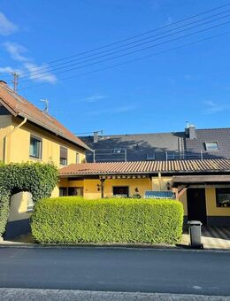 **Kleines Wohn- oder Ferienhaus mit kleinem Garten und Carport in der Eifel** - Rommersheim