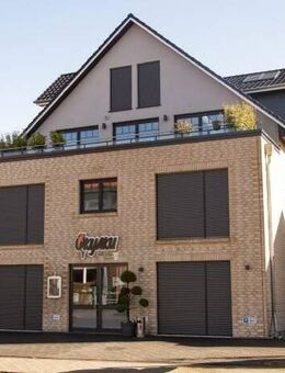 Randgebiet von Hamburg - Penthouse Wohnung in der Schulstraße mit Gallerie im Ortskern von Halstenbek mit Fahrstuhl - Halstenbek