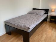 möbliertes WG-Zimmer mit Wlan, Gästeküche, Bad/WC Teilung, Waschmaschine, Zentrum Stuttgart - Stuttgart