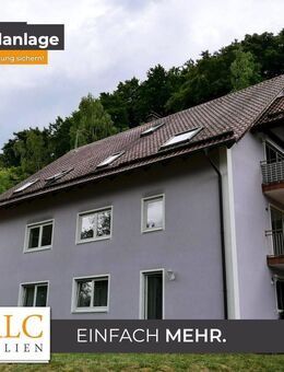 Einfach Mehr: 3-Familienhaus, 4 Garagen. Platz für die ganze Familie. 2 ETW vermietet, 1 ETW frei. - Hohenfels (Bayern)