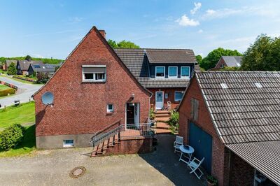 Wohnhaus auf großem Grundstück in Schwabstedt - sep. Bauplatz möglich