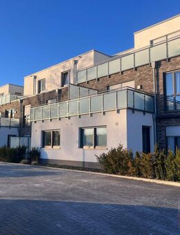 IMMOBILIEN GUMNIOR präsentiert *provisionsfrei*: attraktive 2-Zimmer- Wohnung mit Balkon im Zentrum von Wallenhorst - Wallenhorst