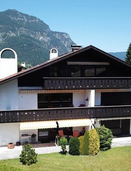 Dachgeschosswohnung mit Panoramablick auf Berge und Wiesen - Garmisch-Partenkirchen