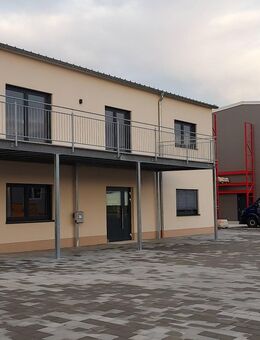 Wohnung + Halle und Büro in Adelschlag bei Ingolstadt, Arbeiten und Wohnen - Adelschlag