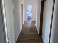 sanierte 3 Zimmer Wohnung in Hochheide gegenüber Erich Kästner Schule - Duisburg