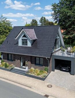 Tolles Wohnhaus mit Smart-Home-Ausstattung und sehr stilvoller Einrichtung auf 220 m2 Wohnfläche -- mit Garten, Sauna, 3 Terrassen und 2 Carports! - Twistringen