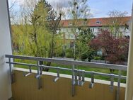 FU-Studenteneltern: Freie 2-Zi-ETW mit schönem Ausblick von sonniger Loggia + Garagenstellplatz - Berlin