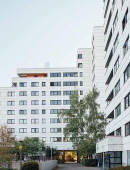 Renovierungsbedürftige 8-Zimmer-Wohnung mit 2 Balkonen - Gestalten Sie Ihr Traumzuhause! - Berlin