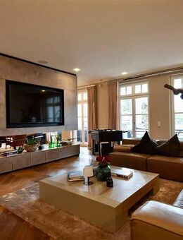 Maßangefertigtes Design in Oberkassel - Harmonische Raumaufteilung und durchdachtes Lichtkonzept - Düsseldorf