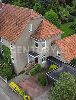+ Leerstehend: 3-Familienhaus mit Entwicklungspotenzial - Stadthagen