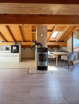 Traumhafte kernsanierte 2-Zimmer-Dachgeschosswohnung in Grassau mit 2 Balkonen & Stellplatz - Grassau