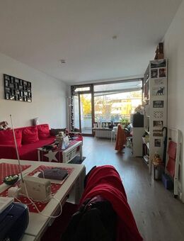 Frei ab dem 01.09.2025! 1,5-Zimmer-Wohnung mit 3 TG-Stellplätzen! - Hamburg