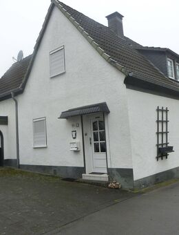 Eingeschossiges Wohnhaus im Ortskern von Neuenrade-Küntrop. - Neuenrade