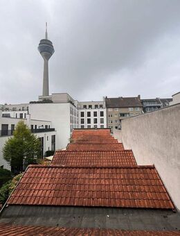 Zentrale Altenwohnung mit Blick auf den Rheinturm in Düsseldorf Unterbilk - Ü60! - Düsseldorf