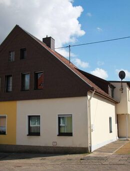 Doppelhaushälfte mit wunderschönem Garten und Garage in Spiesen-Elversberg - sofort bezugsfrei! - Spiesen-Elversberg