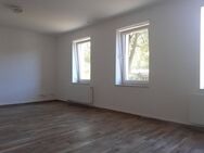 ERSTBEZUG NACH SANIERUNG! 2R-Wohnung in ruhiger Lage + Stellplatz, ca. 42 m² - Oederan