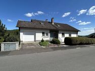 Großzügiges Wohnhaus mit drei separaten Wohneinheiten und schönem Grundstück in ruhiger Lage - Neustadt (Main)