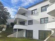 Ruhige und moderne 4,5-Zimmer-Terrassenwohnung mit Gartenanteil - Stuttgart