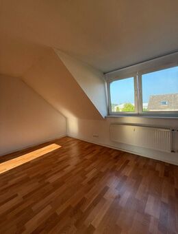 Geräumige 2-Zimmer-Dachgeschoss-Whg. - Elmenhorst (Landkreis Herzogtum Lauenburg)