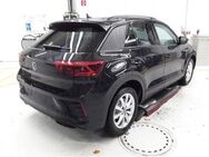 VW T-Roc, 2.0 TDI R-Line Heckleuchten, Jahr 2024 - Frankfurt (Main)