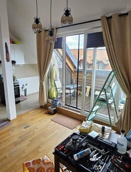 Schöne 3-Raumwohnung // Dachgeschoss//Loggia - Leipzig