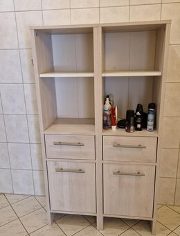 Schrank grau Holzmaserung, auch für Bd - Schwerin
