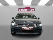 VW Golf 8 2.0 TDI LIFE LED NAVI PDC SHZ 16Z ACC KESSY - Ahrensburg