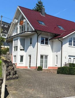 **Reserviert** Großes Stadthaus - Wohnen und Arbeiten, oder als Mehrgenerationenhaus! - Gummersbach