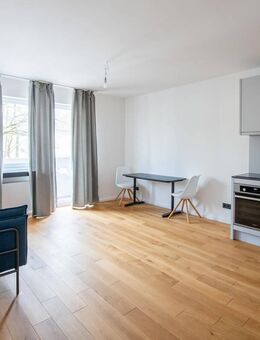 Bezugsfreie 2-Zimmer-Wohnung mit großem Balkon, Einbauküche und modernem Badezimmer - Berlin