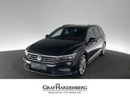 VW Passat Variant, 2.0 TDI R line, Jahr 2024 - Überlingen