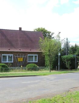 Wohnhaushälfte mit Doppelgarage und Garten in 19288 Ludwigslust MV zu verkaufen ! - Ludwigslust
