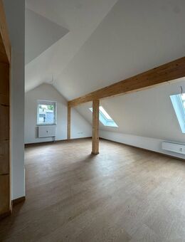 2 Zimmer Penthouse in Selb inkl. Stellplatz u. EBK - Selb