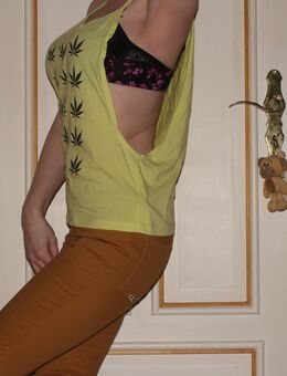 Sporttop, Tanktop, Trägerhemd, mit großem Ärmelausschnitt, Motiv, Gr. 36 - Düsseldorf