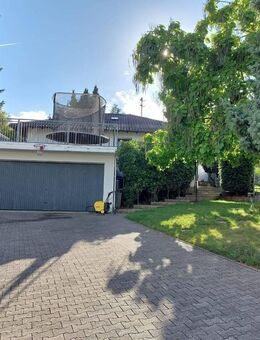 Großzügiges Komforthaus, 1-2 Familienhaus, mit Wintergarten, Balkon, Garten, Do-Garage und Stellplätzen, in Freisen-Oberkirchen - Freisen
