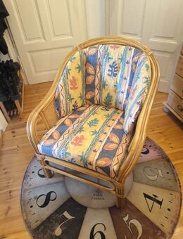 Rattansessel und Rattan-Couchtisch mit Glasplatte - Dresden