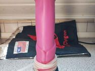 Neuwertiger Bad Dragon Fantasy Dildo mit integriertem Schlauch für Kunstsperma und Originalverpackung (Tyson the Water Buffalo, Large) - Sankt Leon-Rot