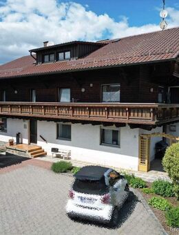 Mehrfamilienhaus mit 5 Einheiten - teilvermietet, mit großem Grundstück - Grafenwiesen