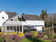 Charmantes Einfamilienhaus mit idyllischem Garten und zwei separaten Apartements - Menden (Sauerland)
