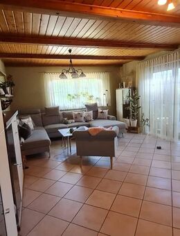 Tolle Wohnung über 2 Etagen, für die große Familie, mit kleinem Garten und großer Garage geeignet für ein Wohnmobil - Birkenheide
