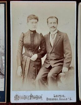 Alte Fotografien aus Deutschland auf Pappe – Motive Gruppenbild und Einzelportraits - Niederfischbach