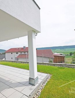 Panorama Wohnen Beilngries: Hochwertige 3,5 Zimmer-Whg. mit EBK, Aufzug u. 2 TG-Stellplätzen - Beilngries