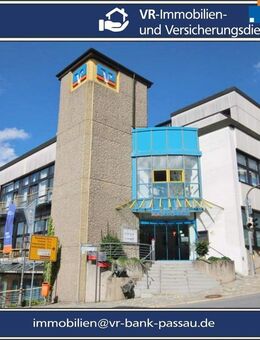 Zentral gelegenes Bank-/Bürogebäude mit einem Wohn- und Geschäftshaus in 94078 Freyung - Freyung