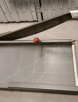 Guillotine Schneidemasche für große Formate - Krefeld