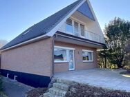 Großes Einfamilienhaus auf großem Grundstück mit Terrasse Carport, Balkon, Keller und großem Garten - Beverstedt