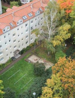 Vermietet: Gepflegte 2-Zimmer-ETW im Dachgeschoss ohne Aufzug in Baumschulenweg - Berlin